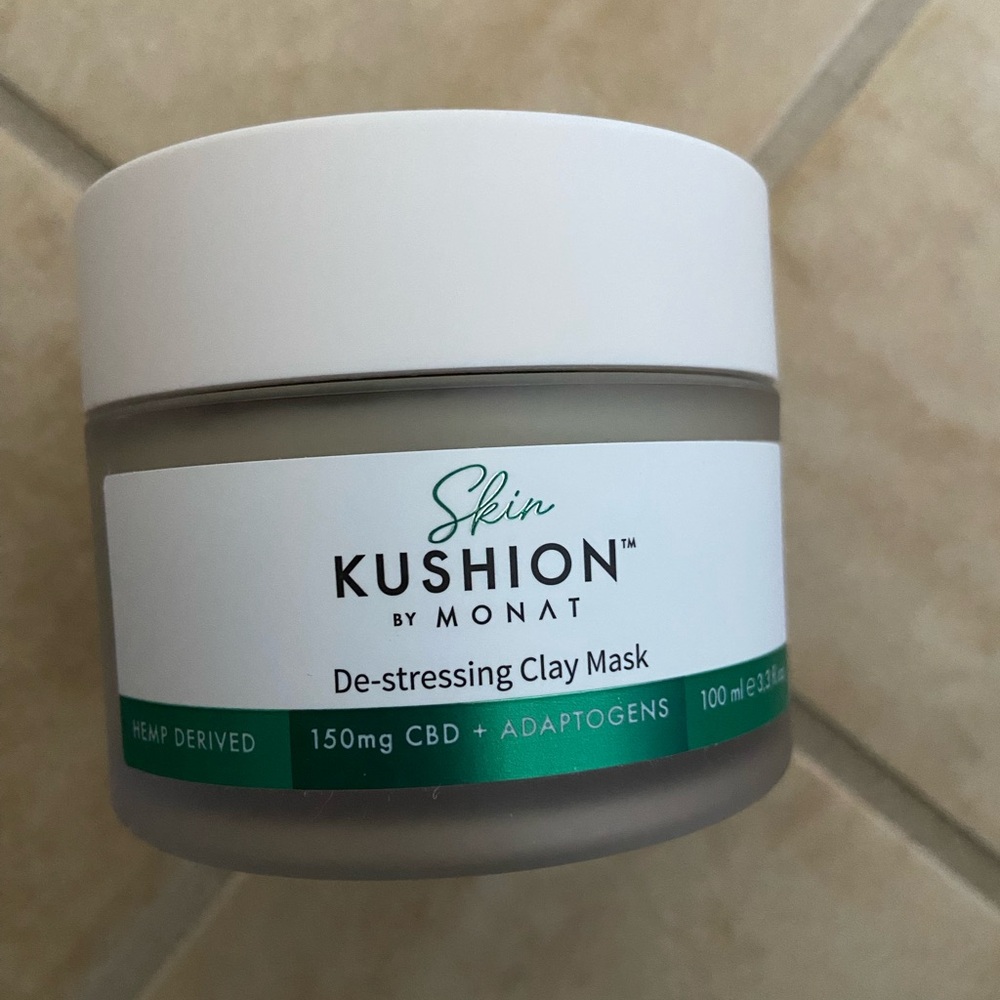 Skin Kushion De-stressing Clay Mask - White and Green